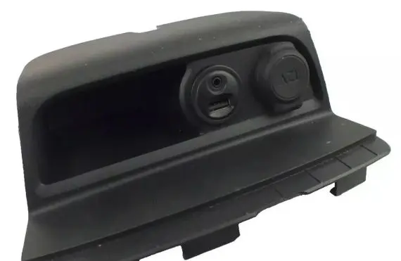 Peugeot 2008 I USB socket connector 9674655277