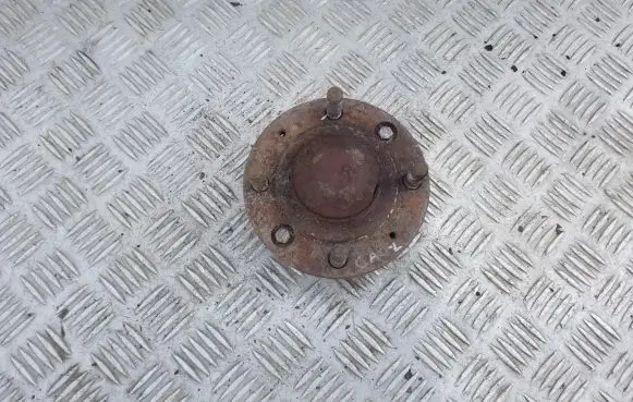 Volvo S40, V40 Rear wheel hub