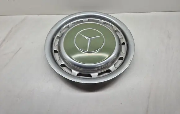 Mercedes-Benz W123 R14 wheel hub/cap/trim 
