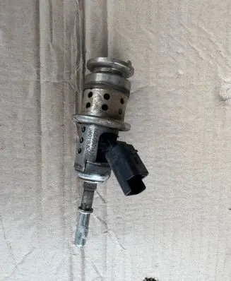 Peugeot 308 AdBlue injector 9801187080