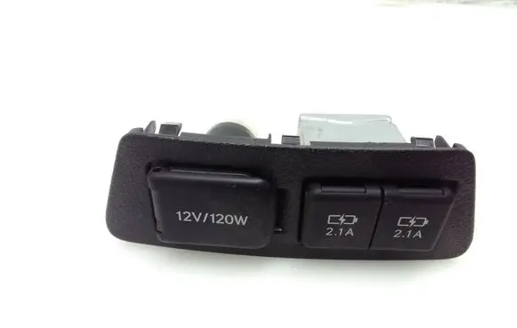 Lexus CT 200H USB socket connector 5892433070 8553276010