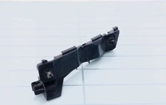 Toyota Avensis T250 Front bumper mounting bracket 5253505020