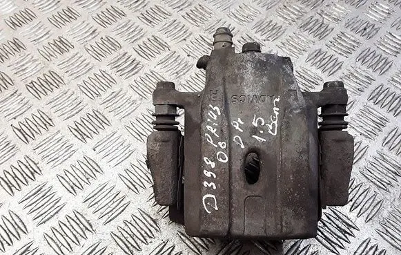Front brake caliper