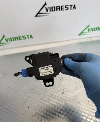 Hyundai Tucson TL Air flap motor/actuator D266NFFAA01