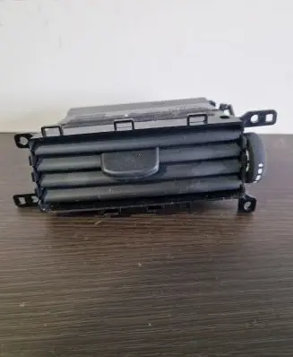 Volvo V60 Dash center air vent grill 1302138