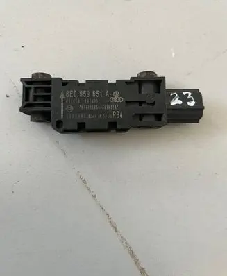 Volkswagen Touran I Airbag deployment crash/impact sensor 8E0959651A
