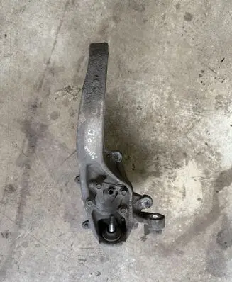 Jaguar XF X250 Front wheel hub