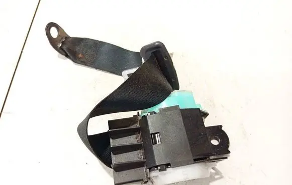 Middle seatbelt (rear)