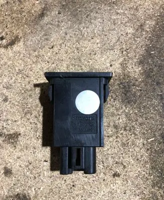 Toyota Avensis T250 Fuel tank opening switch 156775