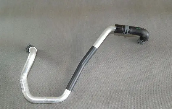Volkswagen Touareg II Engine coolant pipe/hose 7P0819858B