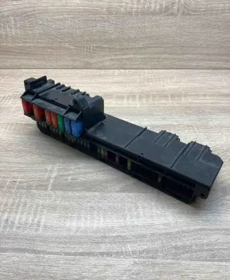 BMW 5 E60 E61 Fuse module 15713290 9582599