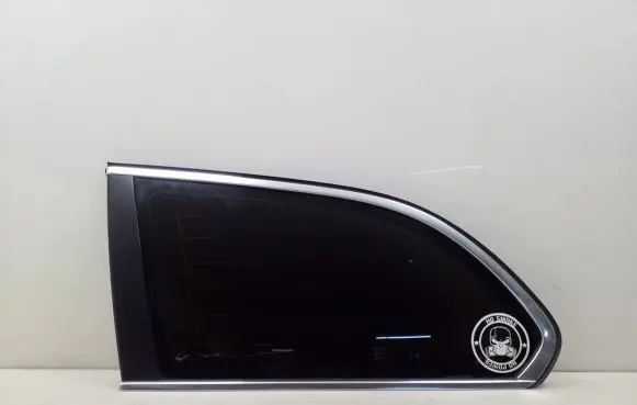 BMW 5 E60 E61 Rear side window