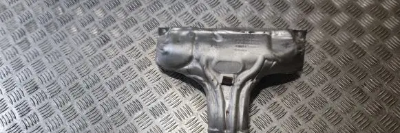 Volvo XC90 Heat shield in engine bay 32223288