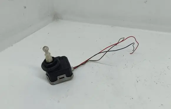 Headlight level adjustment motor