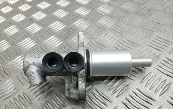 Audi A4 S4 B6 8E 8H Master brake cylinder TRW2499 2499