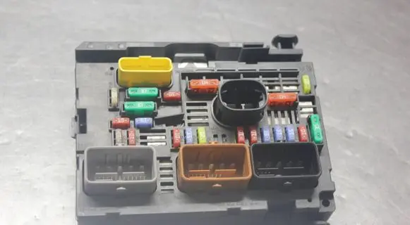 Citroen Berlingo BSM Control unit 9807028780