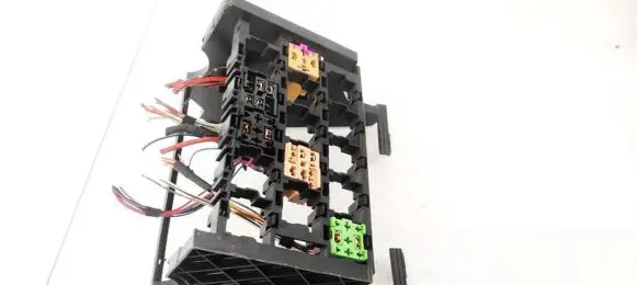Volkswagen Cross Polo Fuse box set