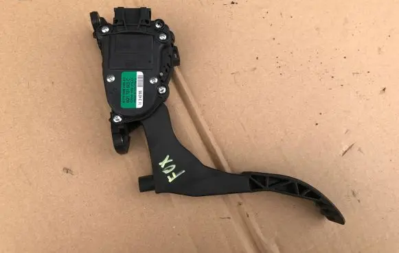 Volkswagen Fox Accelerator throttle pedal 6Q1721503C