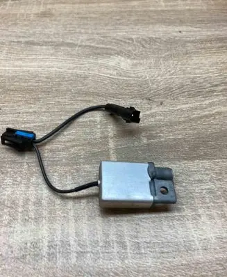 BMW 5 E39 Antenna control unit 8362533