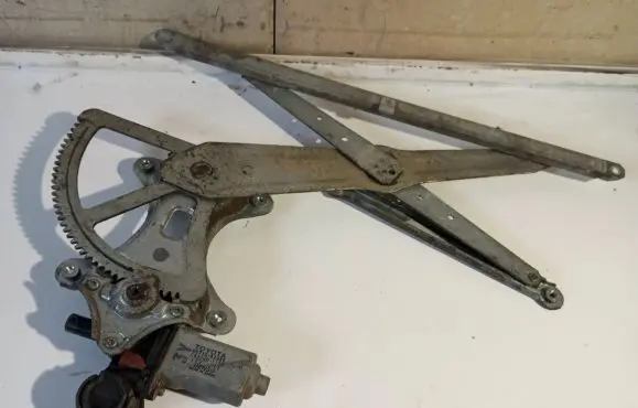 Toyota Avensis Verso Front door window regulator with motor 8571042080 0620401150