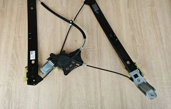 Audi Q3 F3 Front door window regulator with motor 83A837461 5Q0959802C