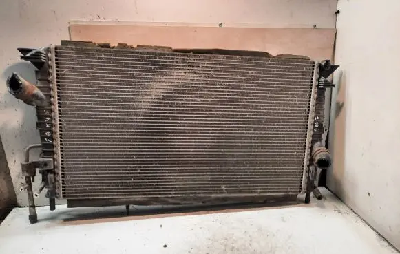 Ford Focus Coolant radiator 3M5H8005TL 24MAR200501