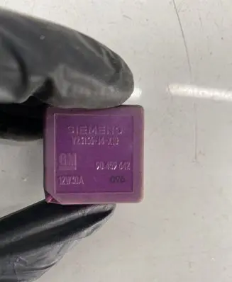 Volkswagen PASSAT B4 Other relay 90459642