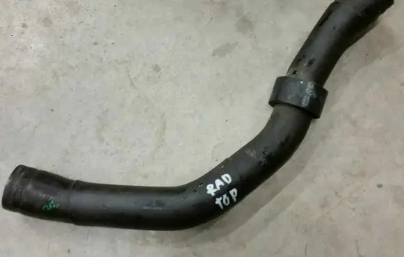 Audi A3 S3 8V Engine coolant pipe/hose 8V0121