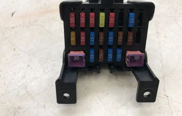 Mazda CX-7 Fuse module