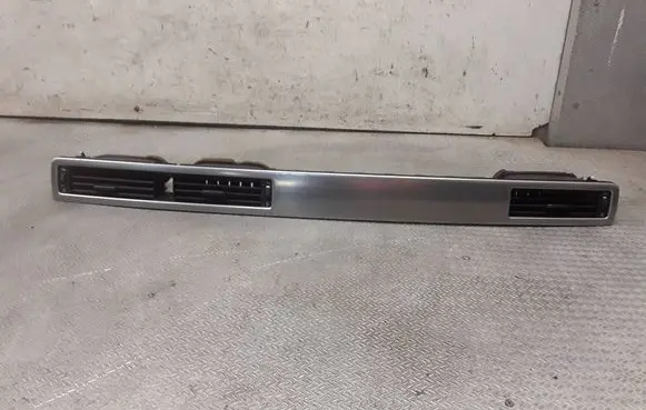 Volvo V70 Dash center air vent grill 30715143
