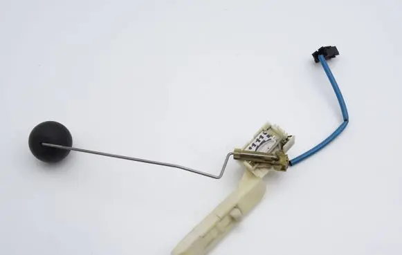 Audi A4 S4 B5 8D Fuel level sensor 8D0919673D