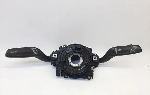 Wiper turn signal indicator stalk/switch