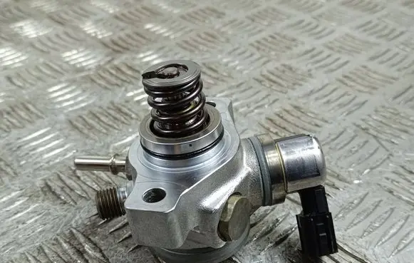Subaru Forester SK Mechanical fuel pump 16625AA190 04H10 2961001050