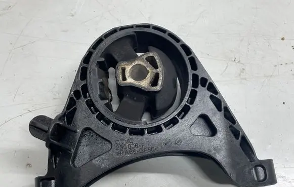 Opel Insignia A Engine mount bracket 13227769