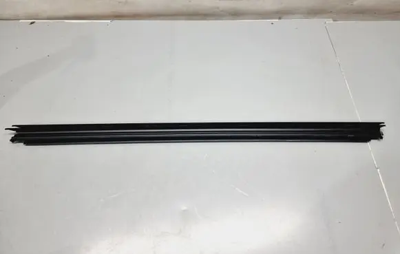 Renault Arkana Front door glass trim molding 803318900R