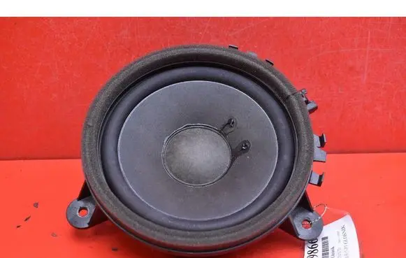 Volvo V70 Subwoofer speaker 30657445