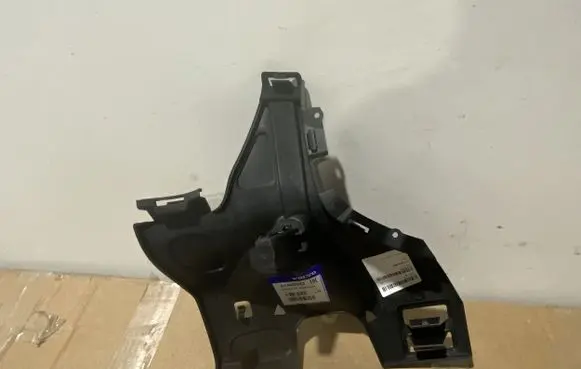 Volvo XC40 Front bumper mounting bracket 31449362