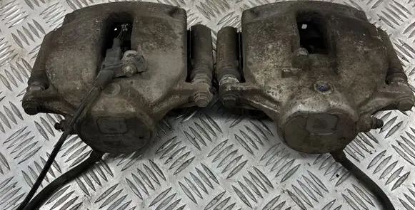 Mercedes-Benz C W204 Front brake caliper 20717