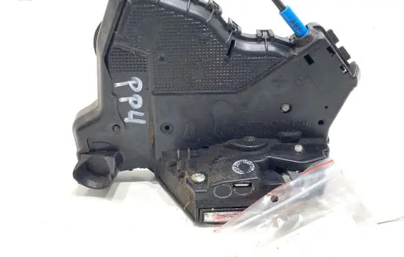 Toyota Auris E180 Front door lock 