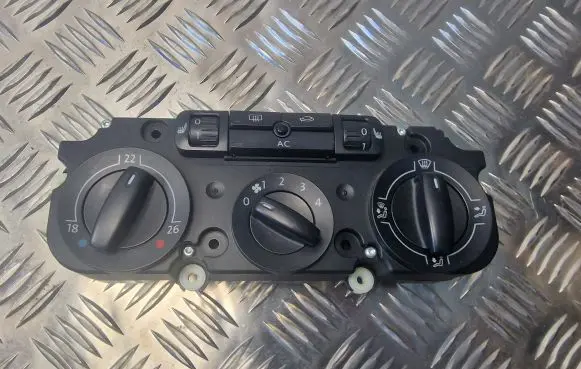 Volkswagen Jetta V Climate control unit 1K0820047HC