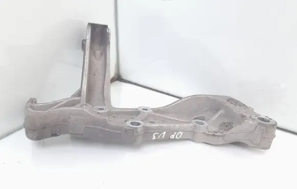 Volkswagen Golf V Front lower control arm/wishbone 1K0199296E