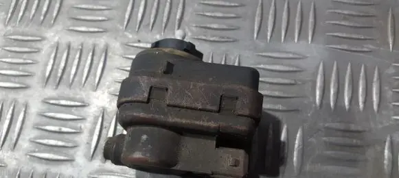 Peugeot 406 Headlight level adjustment motor 