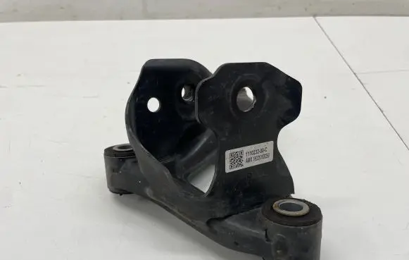 Tesla Model 3 Engine mounting bracket 111023200C