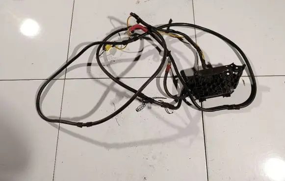 Audi A6 S6 C6 4F Positive cable (battery) 