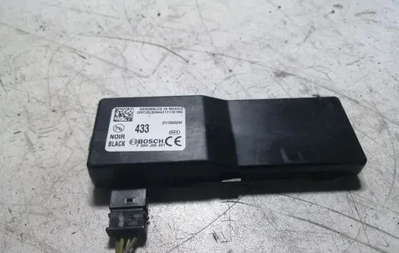 Opel Insignia A Door central lock control unit/module 13503204
