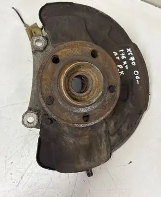 Volvo XC70 Front wheel hub spindle knuckle 9461943