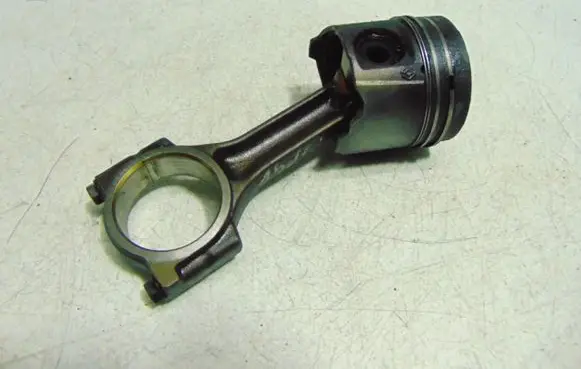 Renault Megane I Piston 
