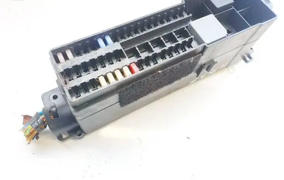 Ford Focus Fuse box set av6t14k131ab av6t-14k131-ab