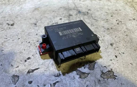 Nissan Qashqai J12 Parking PDC control unit/module 284L09877R E998931