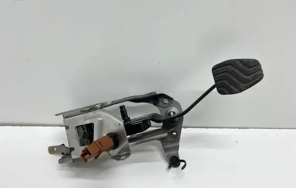 Nissan Micra K14 Clutch pedal 